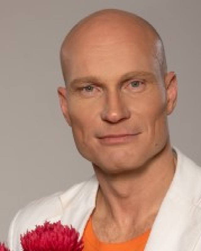 Aleksandrs Zuckovs – Theater Synthese
